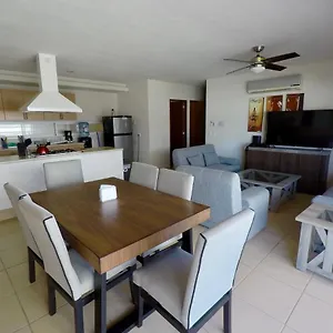 Apartment 3 Bedroom At La Joya Zone