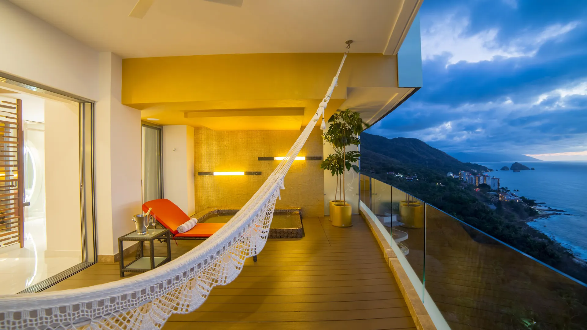 Resort Hotel Mousai - Adults Only Puerto Vallarta